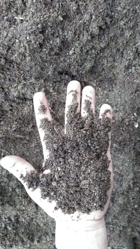 Screened topsoil at tri-state mulch.